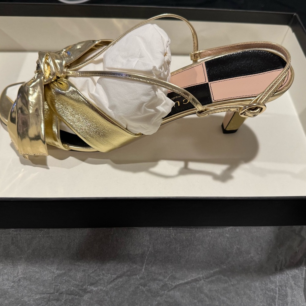 Gucci Metallic Gold Bow “Dafne” Sandal
